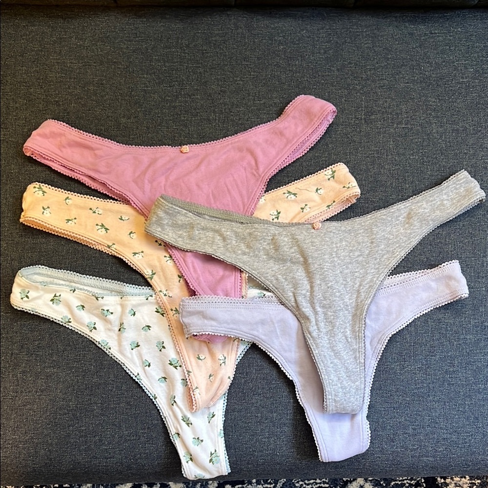 NEW VS Set of 5 Women's Thongs in Assorted Colors